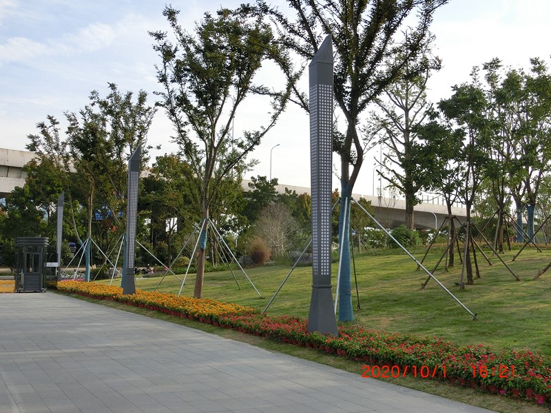 鹽龍?bào)w育公園南入口景觀(guān)燈